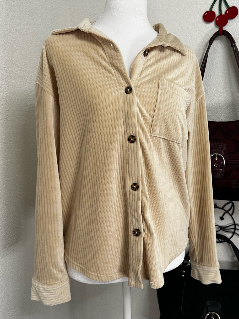 no boundaries medium light Yellow Women’s Button Up collared pocket corduroy